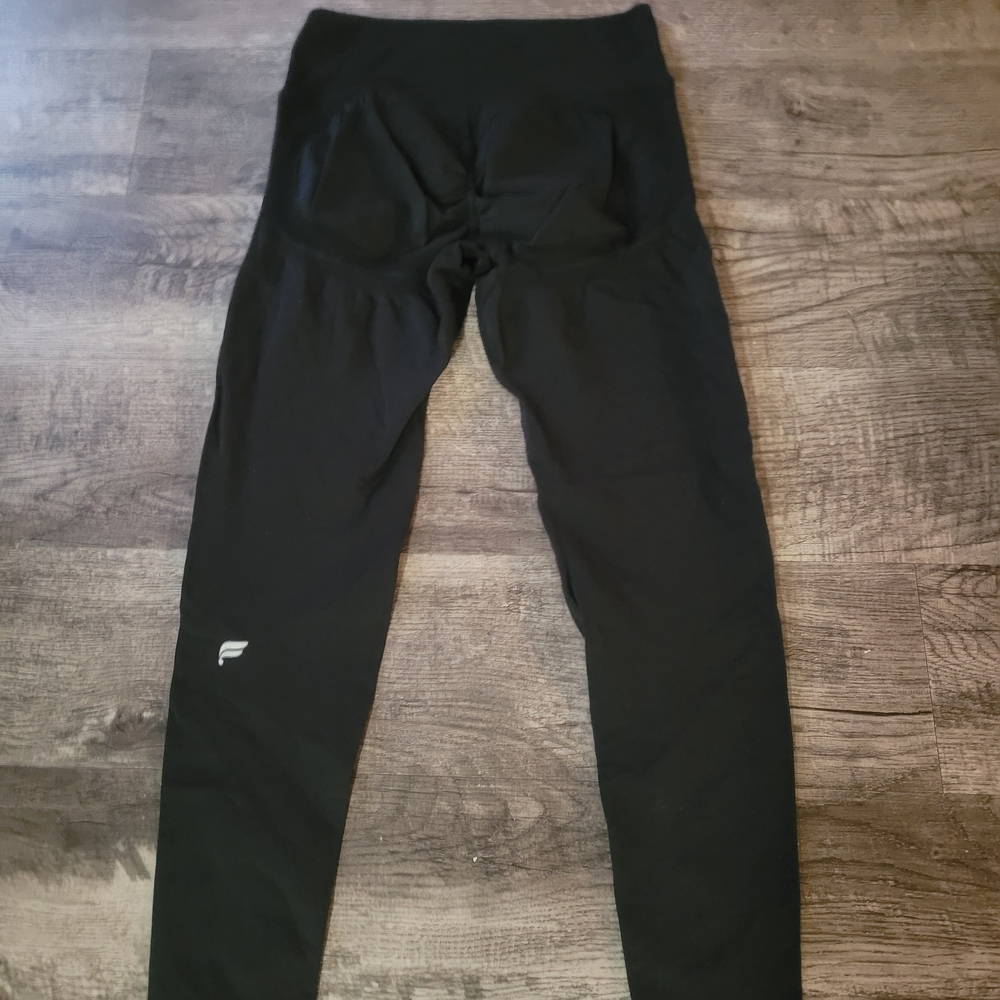 Fabletics black seamless scrunch high waisted leggings- sold out at Fabletics